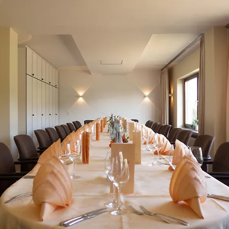 Am Rhein Szálloda 3*