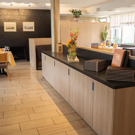 Am Rhein Hotel 3*