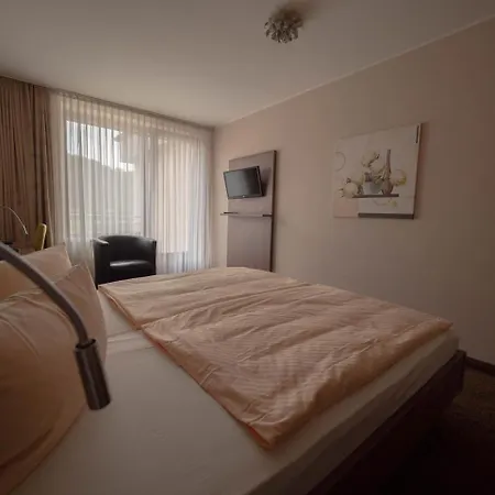 Szálloda Am Rhein 3*