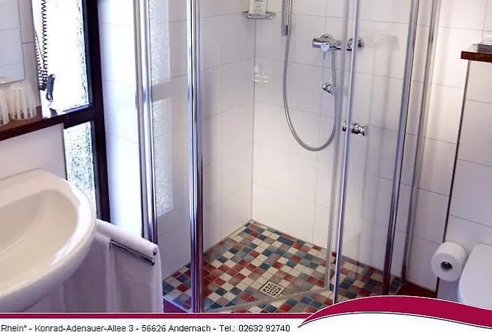 Hotel Am Rhein 3*